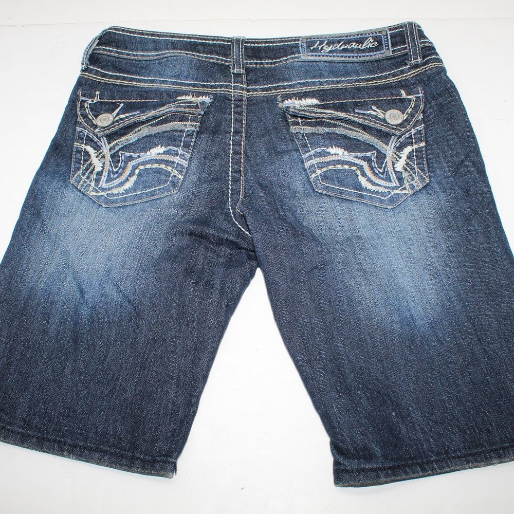 Hydraulic Distressed Women's 9/10 Thick Stitch 5-Pocket Denim Blue Jean Shorts